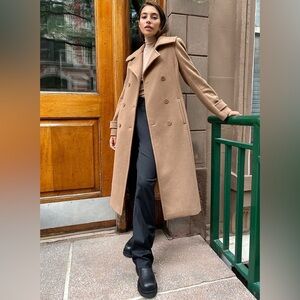 Aritzia Plaza Coat, size XS, brand New with tags on, color GOLD CAMEL CHAMEAU OR